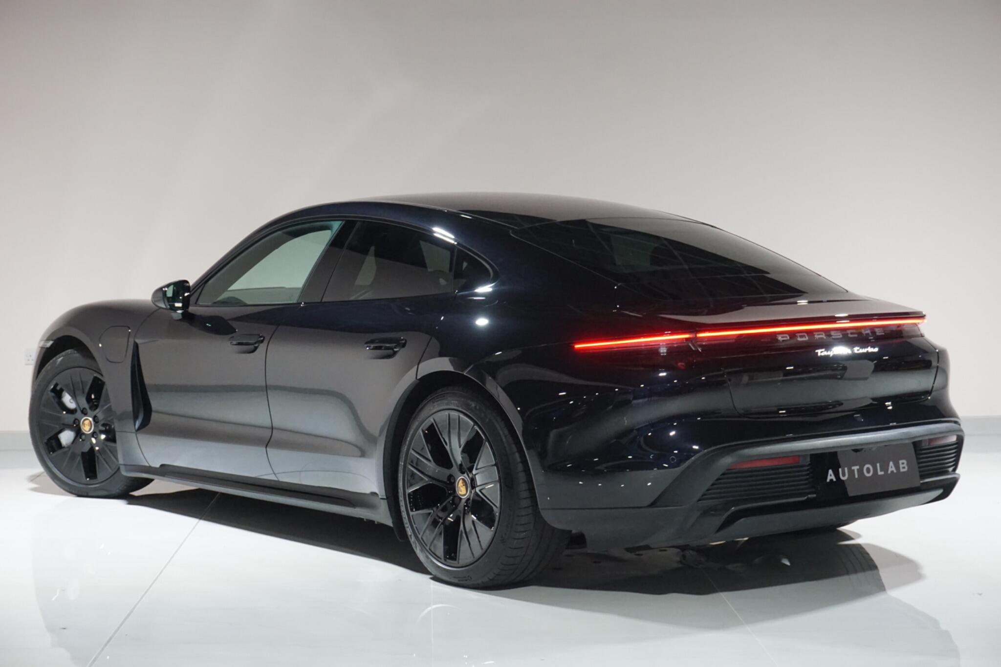 Porsche Taycan Performance Plus 93.4kWh Turbo Saloon 4dr Electric Auto 4WD (680 ps)